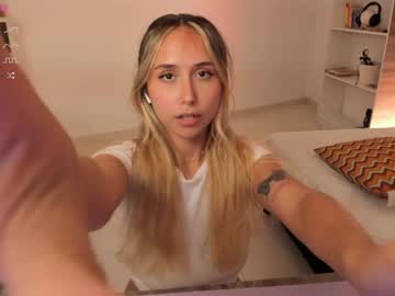 girl
        sweet_kalisa cam image #2981272