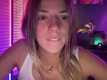girl
        oliviahansleyy cam image #3941585