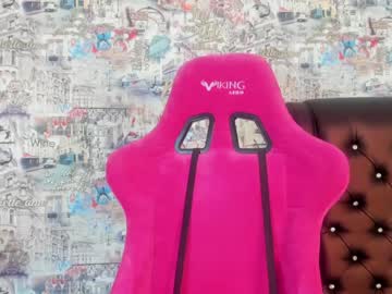 girl
        angelina_new cam image #493814