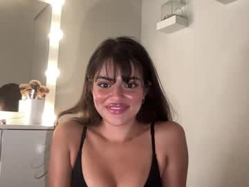 girl
        poutyselena cam image #2867814