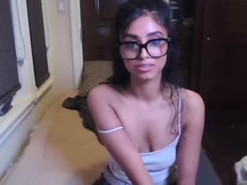 girl
        ivy_sinclair cam image #2538001