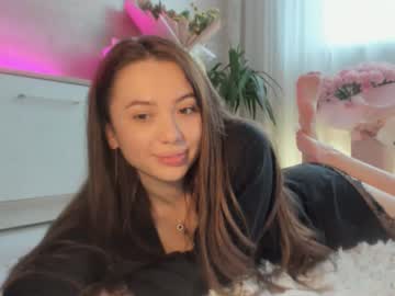 girl
        meryfoxxx cam image #1347055