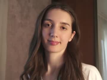girl
        amityfugler cam image #2795557