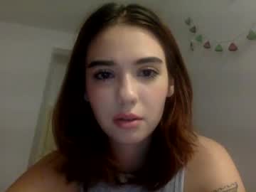 girl
        sophiacopolla444 cam image #2389444