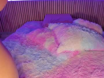 girl
        little_effy18 cam image #2368551