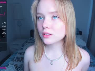 girl
        sun_shiiine cam image #1038755