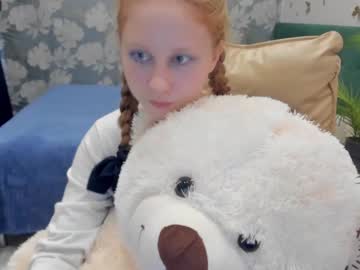 girl
        adaflowersy cam image #1287637