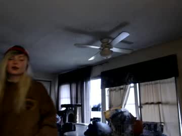 girl
        kipsy420 cam image #4086434