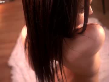girl
        shiningstarrr cam image #4495468