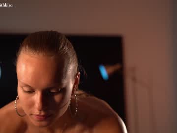 girl
        chillwithkira cam image #1047921