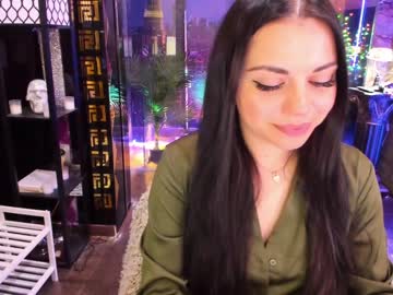 girl
        alma_pearl cam image #1830643
