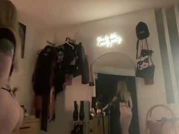 girl
        cassiexbby cam image #2896898