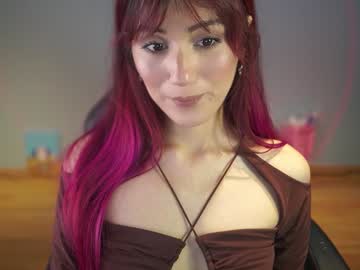 girl
        greeny_mat cam image #3383824