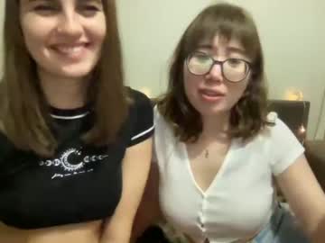 couple Close-up Pussy Web Cam Girls with laura_ra