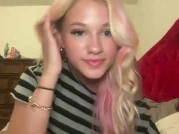 girl
        sweetmorgannn cam image #2901417