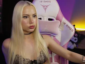 girl
        stacy_batt cam image #4004480