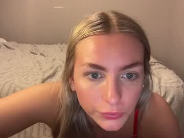 girl
        summerlovingg cam image #2771944