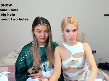 girl
        hailey_wells cam image #209373