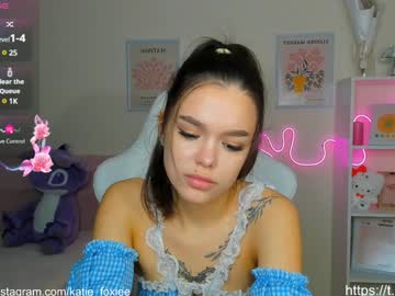 girl
        katiefoxie cam image #3501330