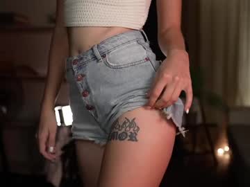 girl
        hanna_hunnam cam image #3420808