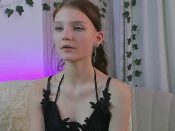 girl
        edithgalpin cam image #3979059