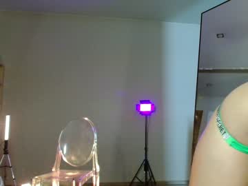 girl
        _meganmeow_ cam image #1565843