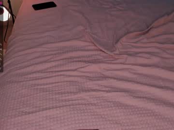couple
        another_night cam image #703101