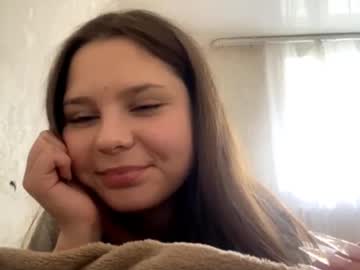 girl
        kitty_shy89 cam image #4540799