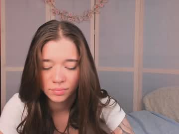 girl
        flirtykitty_ cam image #3377562