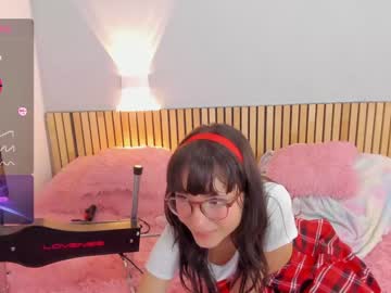 girl
        little_effy18 cam image #1716001