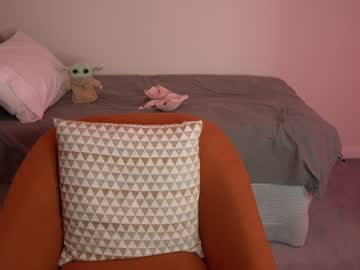 girl
        chloewildd cam image #1530059