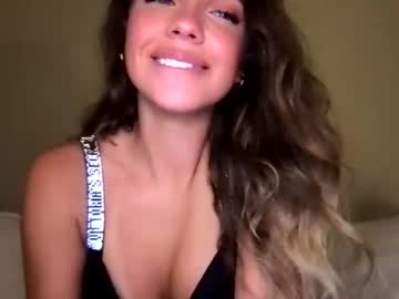 girl
        macybrookss cam image #1604542