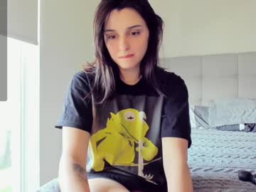 girl
        yourfreakygirl cam image #3273464