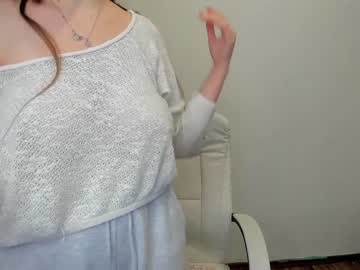 girl
        emmika_ cam image #1948603