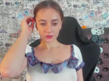 girl
        angelina_new cam image #1838505