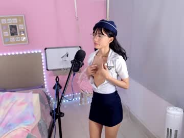 girl
        little_effy18 cam image #2037
