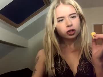 girl
        allanarey151 cam image #3351039