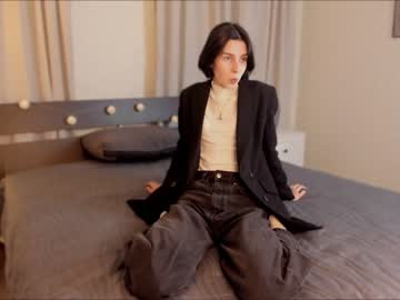 girl
        rudiflow cam image #2167367