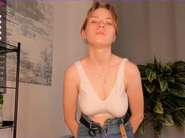 girl
        lastsenses cam image #1430319