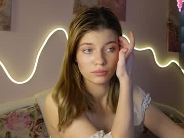 girl
        victoriabeverly cam image #4004192