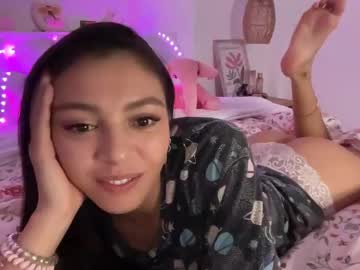 girl
        keirasworld cam image #4573587
