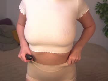 girl
        wivicat cam image #3912016