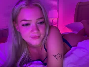 girl
        alissahuntsmann cam image #4343258