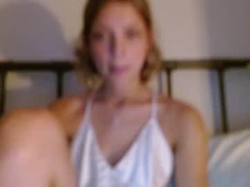 girl
        miafosterx cam image #2580299