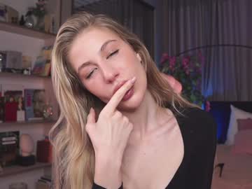 girl
        _icecrystal cam image #3391395