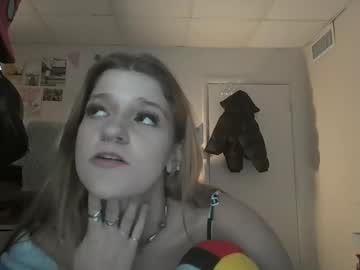 girl
        itsalexlove cam image #3935693