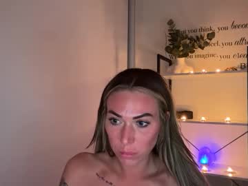 girl
        thelondoncarter cam image #4228377