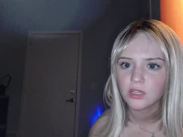 girl
        rubylanee cam image #2341535