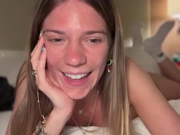 girl
        oliviahansleyy cam image #4419115