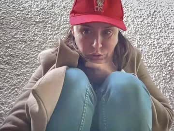 girl
        eatmypie69 cam image #4273462